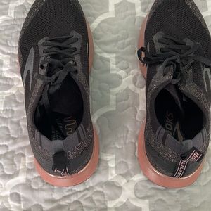 Brooks Levitate size 9 running shoe